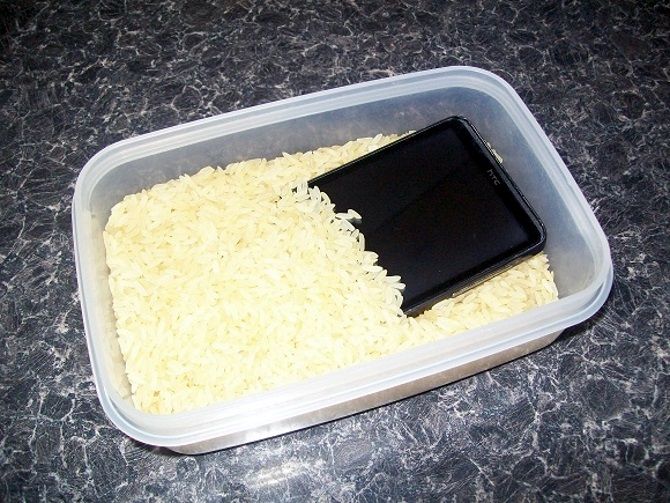 muo-diy-wetphone-rice.jpg