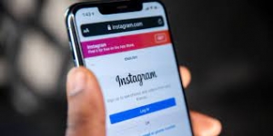 Instagram Has a Hidden Folder of DMs: How to Find and Use It